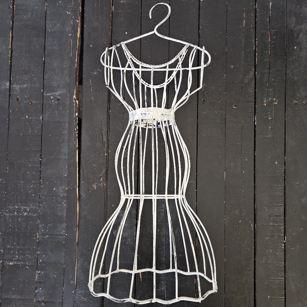 White Metal Double Sided Free Standing Bust Distressed Jewelry Display